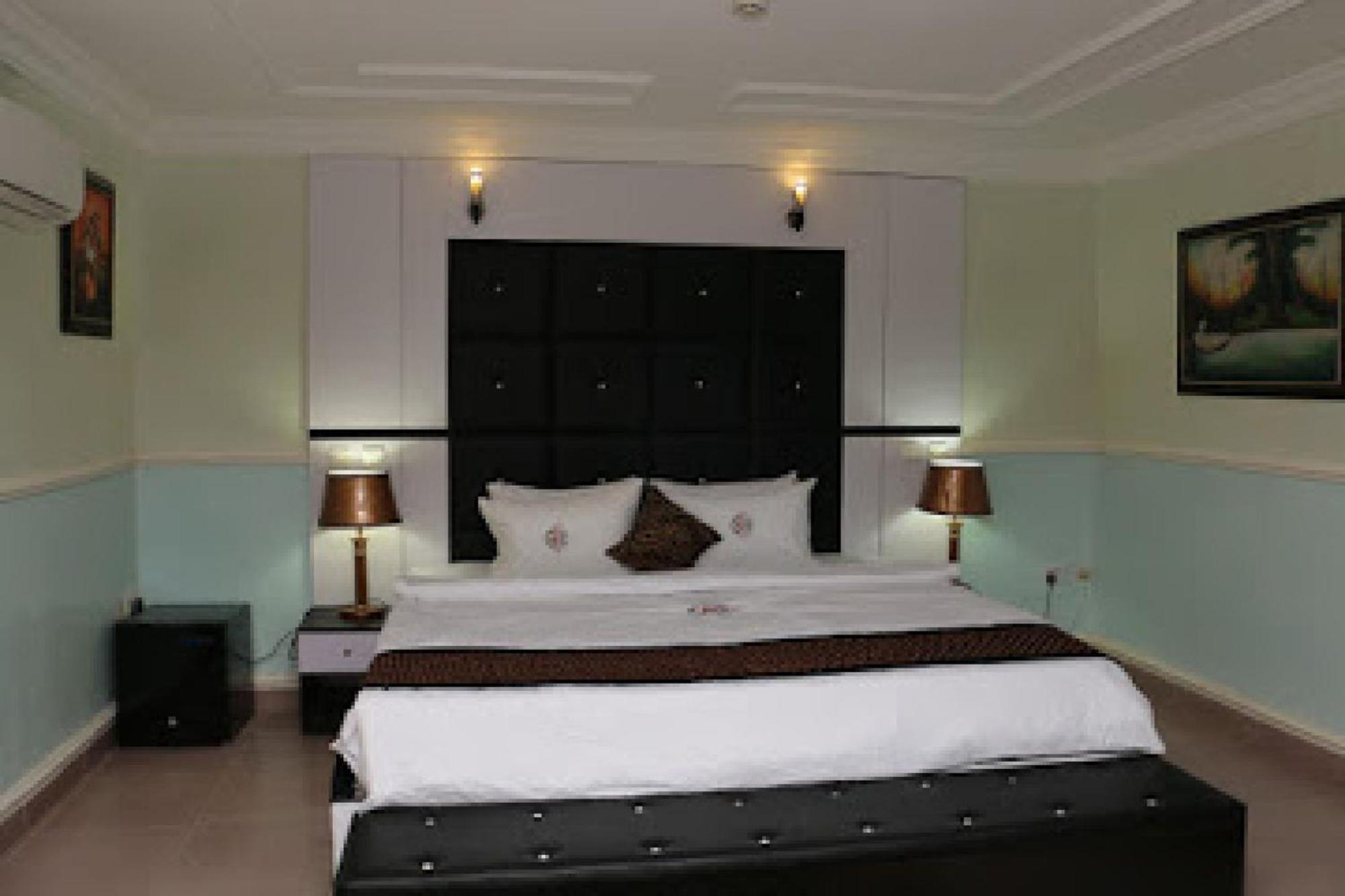 Room In Lodge - All Seasons Hotel-Owerri Exterior foto